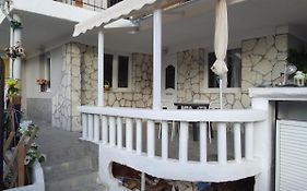 Antonia Family House Near Airport