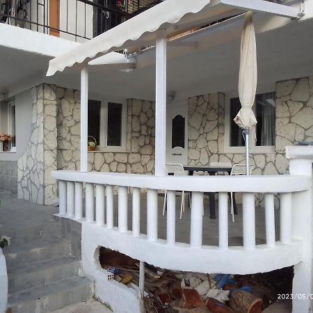 Appartamento Antonia Family House Near Airport Pórto Ráfti Esterno foto