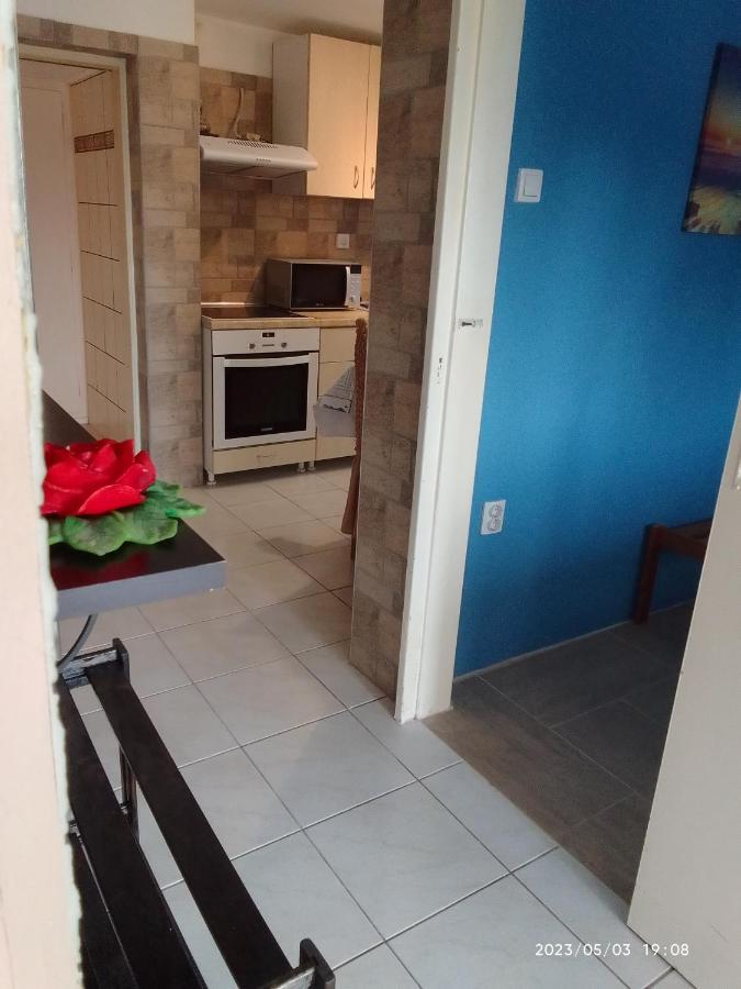 Appartamento Antonia Family House Near Airport Pórto Ráfti Esterno foto