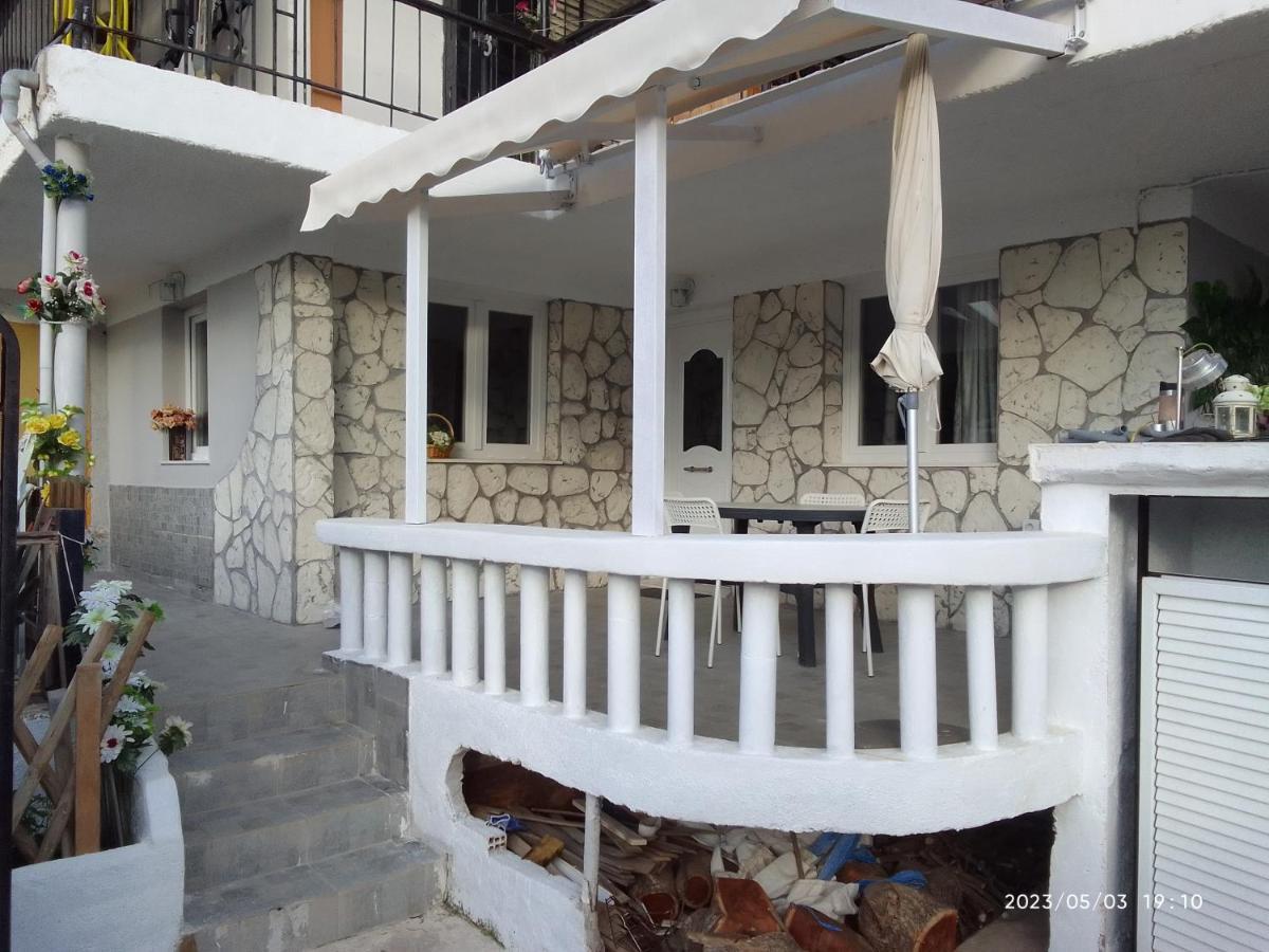 Appartamento Antonia Family House Near Airport Pórto Ráfti Esterno foto