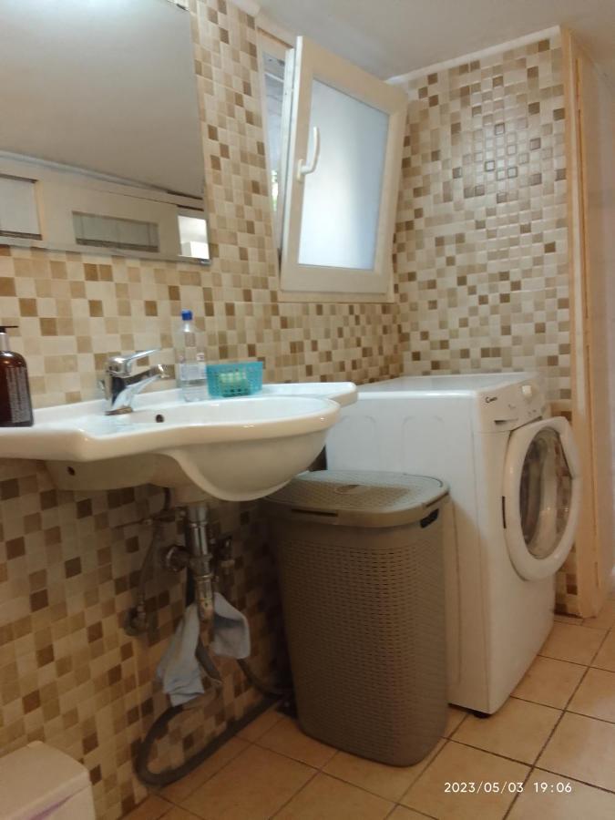 Appartamento Antonia Family House Near Airport Pórto Ráfti Esterno foto