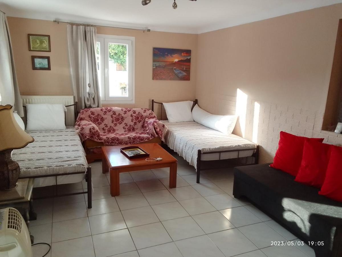 Appartamento Antonia Family House Near Airport Pórto Ráfti Esterno foto