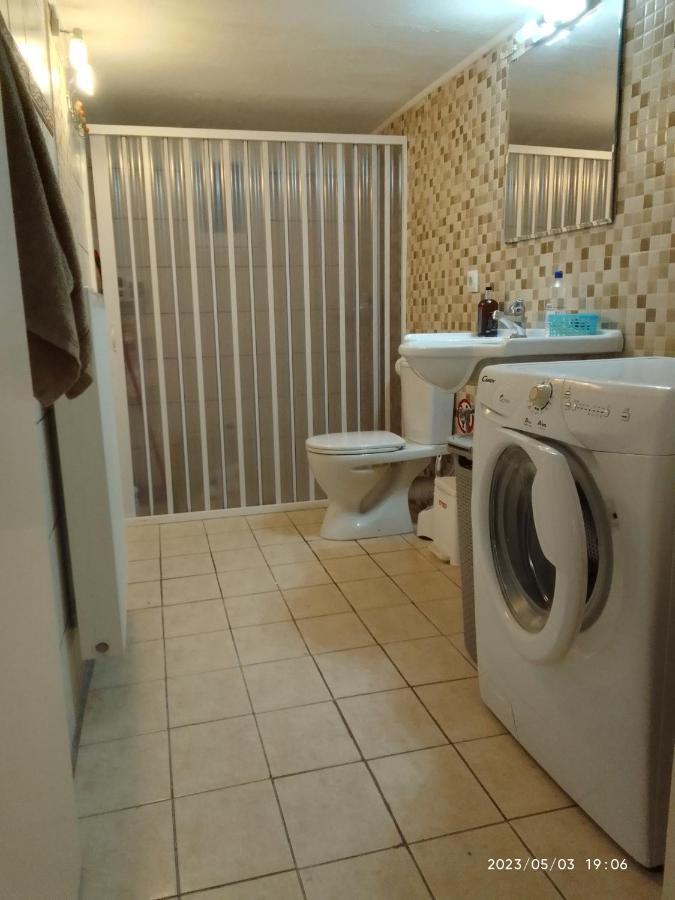 Appartamento Antonia Family House Near Airport Pórto Ráfti Esterno foto